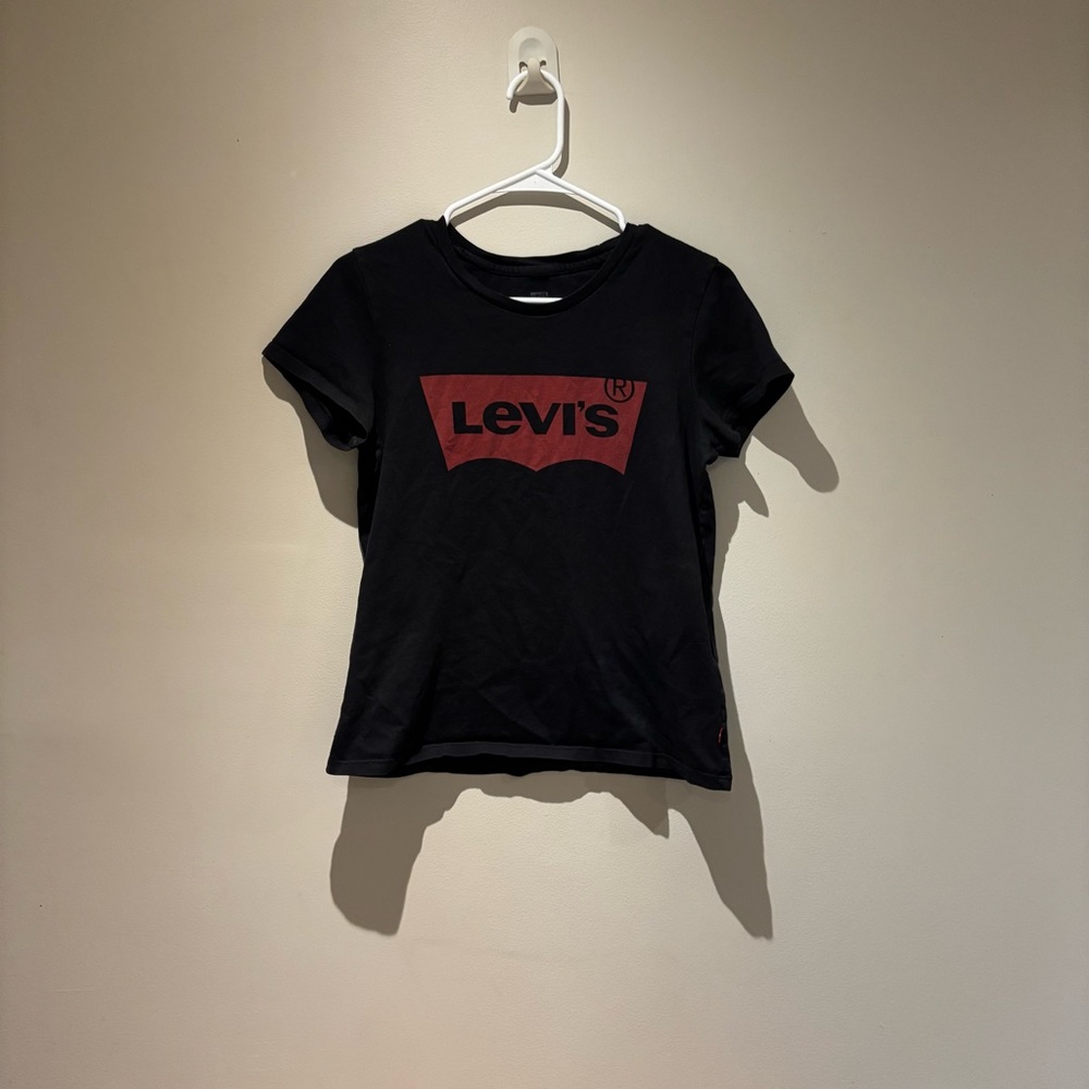 Levi's Black and Red Logo T-Shirt
